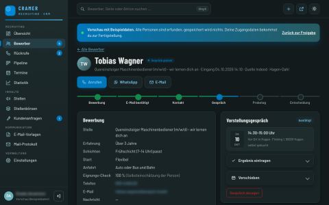 Bewerberakte mit Fortschritt, Angaben und gebuchtem Vorstellungsgespräch (erfundene Beispieldaten)