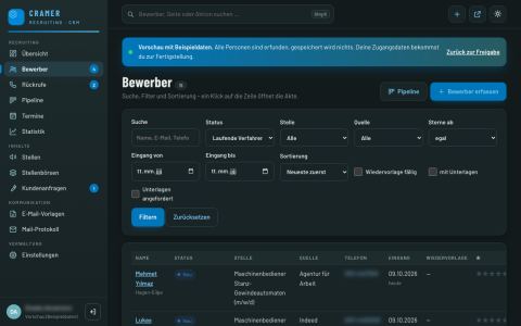 Bewerberliste mit Suche, Filtern und Export (erfundene Beispieldaten)